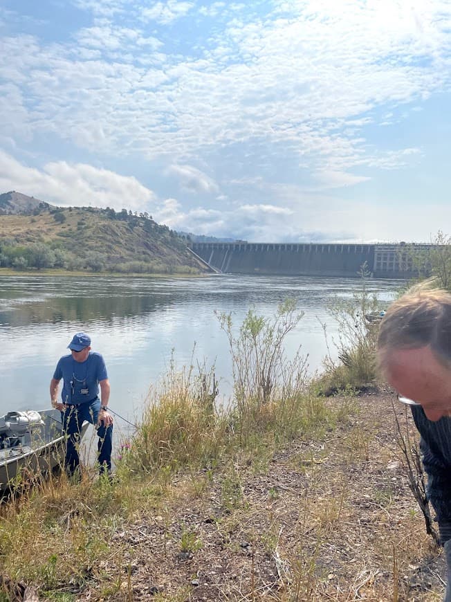 Volunteers cleaning up the Upper Missouri River